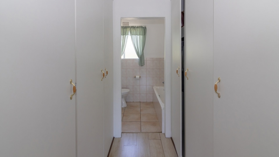 3 Bedroom Property for Sale in Kroonheuwel Free State